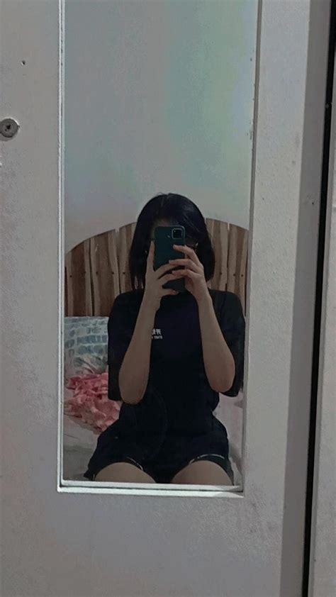 Mirror Shot Instagram Fotoğraf Instagram Panoları Girls Mirror Hair Mirror Girl Short Hair