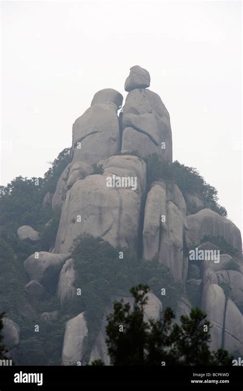 Rocky peaks of Taimu Mountain, Fuding City, Ningde, Fujian Province ...