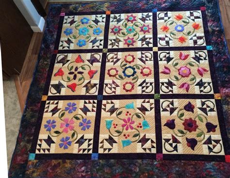 Hand Quilted Floral Quilt, Bedroom Decor, Flower Design, Machine ...