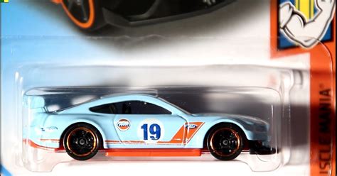Hot Wheels Custom Ford Mustang Gt Muscle Mania