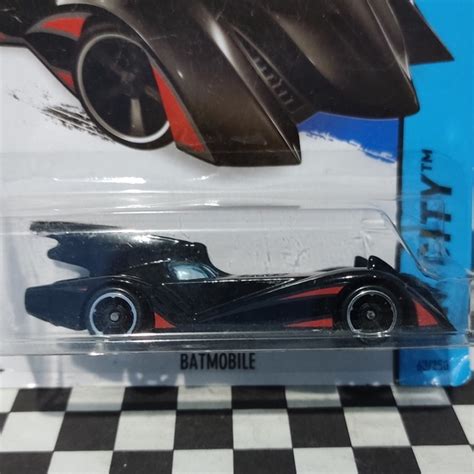 Hot Wheels Batmobile 2014 HW City Shopee Brasil