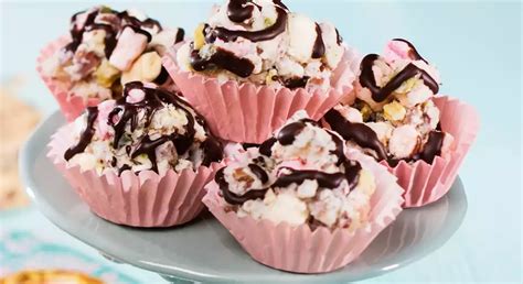 Naked Cake Mit Holunderbl Ten Creme Rezept Dr Oetker