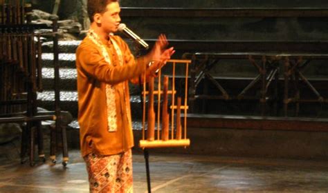 Traditional Angklung Making and Cultural Show - Happy Sparrow