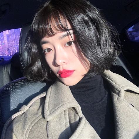 Tết này các nàng tạm quên son nude bợt đi phải diện màu son tươi tắn này mới chuẩn