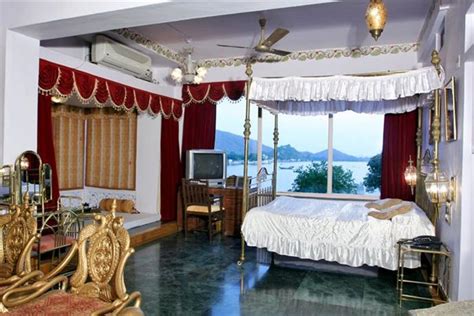 Lake Pichola Hotel, Udaipur - Compare Deals