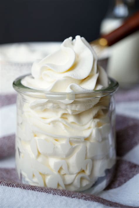 The Easiest Stabilized Whipped Cream The Baking Fairy