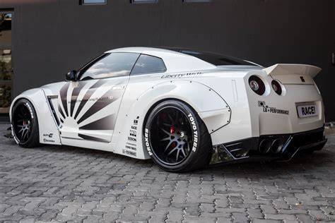 日系改裝美學 Liberty Walk 切割寬體 R35 Nissan GT R 癮車報