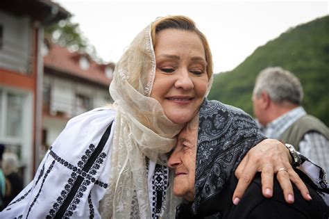 Portret De Preziden Iabil Elena Lasconi De La Treaba Cu Gay Ii La Cea Cu Cotroceniul