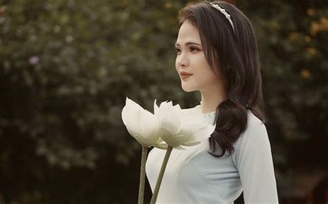 H Nh Tr Nh T Hoa Kh I N Sinh Thanh L Ch N Hot Mom Tiktok Ch U V