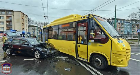 Tychy Zderzenie Busa Komunikacji Miejskiej Kierowanego Przez