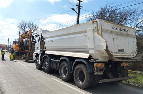 FOTO Lucrări de întreținere pe un drum județean Vor fi realizate 60