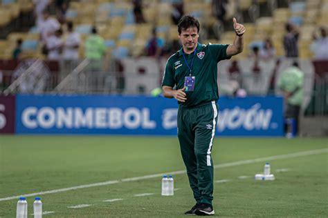 Torcedores Do Fluminense Se Animam Chegada De Fernando DinizJogada