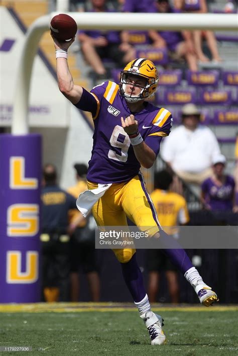 Quarterback Joe Burrow of the LSU Tigers looks to throw ball against ...