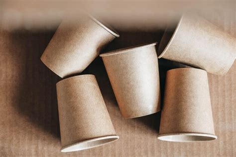 Copos De Papel Descart Veis Em Fundo De Papel Kraft Utens Lios De Mesa