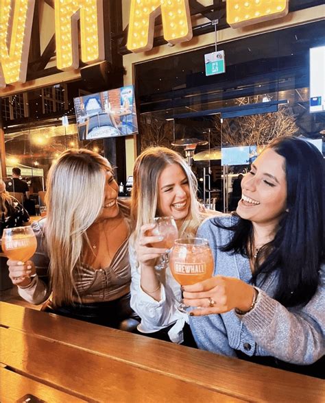 9 Awesome Spots For Happy Hour In Calgary • Moola