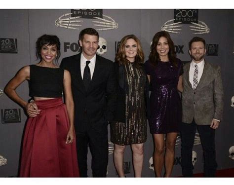 Pin by Shelley Hammond on Bones! | Booth and bones, Cast of bones ...