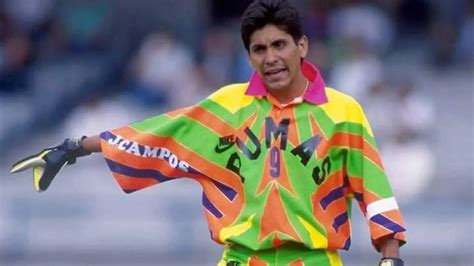 Brody Inmortal Jorge Campos Recibió Homenaje Del Tri Con Uniforme Para