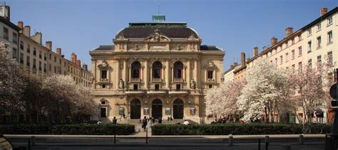 Photographes en Rhône Alpes Le Théâtre des Célestins au printemps