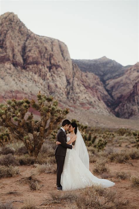 A Little White Chapel in Vegas | Yuko and Wei Li - ZION BRIDES