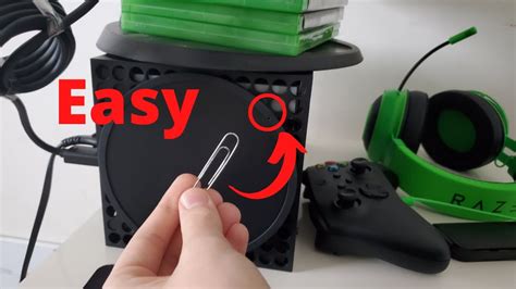 How To Manually EJECT A DISC From Your Xbox SERIES X STUCK DISC YouTube