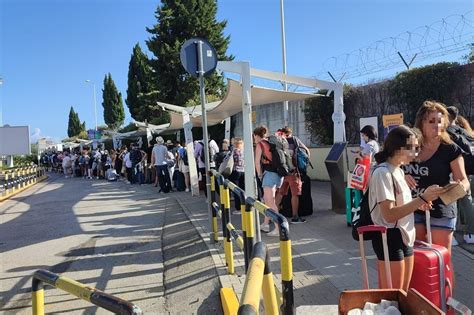 Lavori All Aeroporto Di Capodichino Spostato Il Terminal Alibus Per Mesi