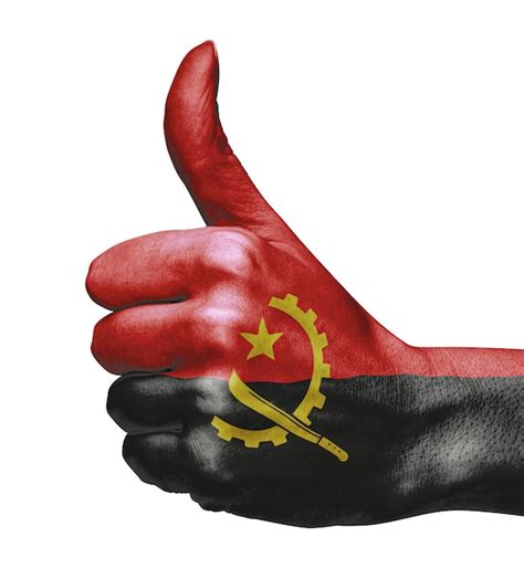 Bandeira De Angola Na Mão Indicando Aprovação Foto Premium