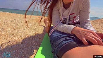 Extraño semen en mis bragas en la playa Creampie público arriesgado XVIDEOS