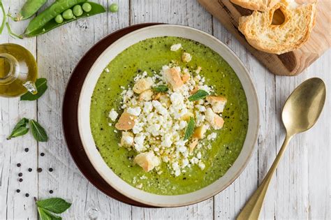 Ricetta Vellutata Di Piselli Con Briciole Di Feta Cucchiaio D Argento