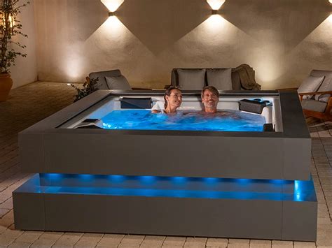 Spa Lounge Jacuzzi D Exterieur Et D Interieur 5 Places Aquavia Spa