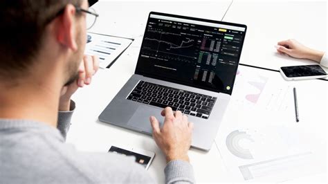 Tips Mengumpulkan Dana Darurat Dan Investasi Penting