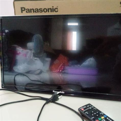 LED TV PANASONIC 22 INCH Elektronik TV Perlengkapan Hiburan Di