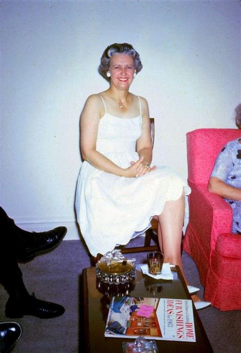 When Middle Age Looked Like Old Age 20 Vintage Photos Of 1960s Moms Women American Women