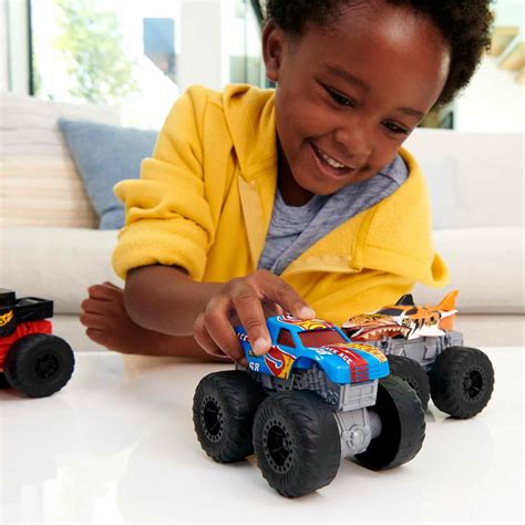 Hot Wheels Monster Trucks Roarin Wreckers Race Ace NFM Monster Trucks Minnie Toys Hot Wheels