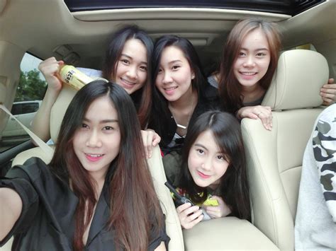 Ch Em Xinh P C A Gia Nh Hot Girl L O G C Vi T C Ng Ng M Ng Znews Vn