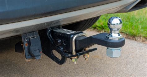 How To Choose The Best Gooseneck Hitch For Your Truck Calgary Hitch Shop