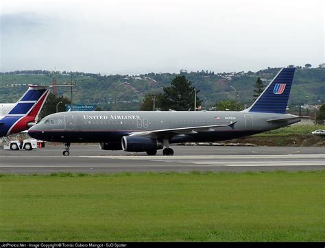 N407UA Airbus A320 232 United Airlines Tomás Cubero Maingot