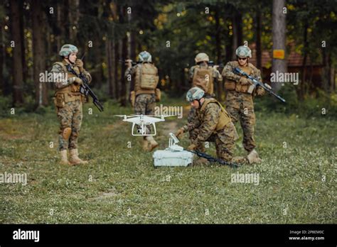 Modern Warfare Soldiers Squad Are Using Drone For Scouting And