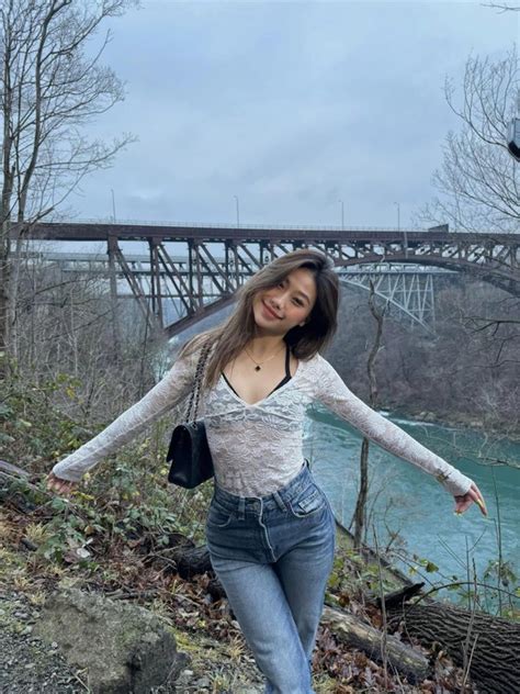 Hot girl TDDC Phạm Như Phương mặc bikini khoe dáng nóng bỏng ở Mỹ