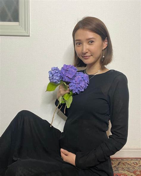 美優さんのインスタグラム写真 美優instagram「【ご報告】 私事で大変恐縮ですが この度第二子となる新しい命を授かり6ヶ月目に入ろうとしています☺️ 少し前から胎動も力強く感じ