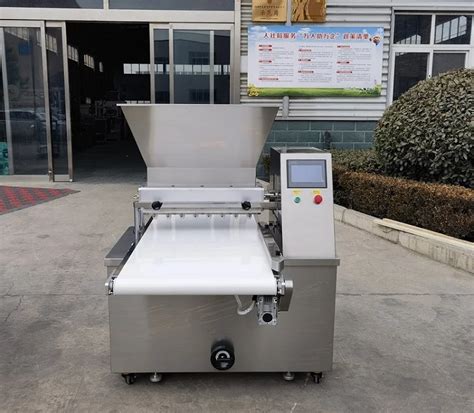 Hot Sale Automatic Sweet Cake Molding Fill Machine Cup Cake Grouting