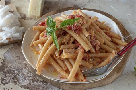 Ziti Lardiati La Ricetta Del Piatto Robusto E Saporito Della