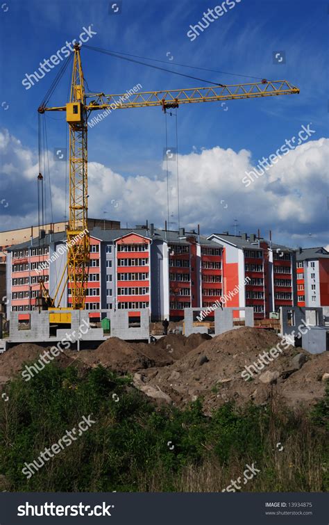 Construction Tenementhouse Using Lifting Crane Stock Photo 13934875 ...