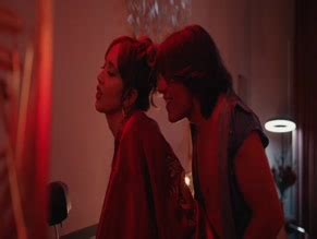 PARE PARECCHIO PARIGI NUDE SCENES AZNude