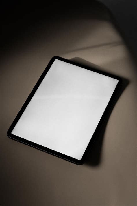 iPad Pro Screen Mockup S004 003 PSD Мокапы шаблоны графика кисти