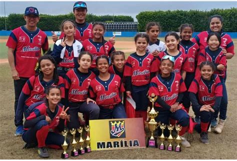 Nikkey Marília é campeã da I Taça Brasil de Softbol Feminino Sub11