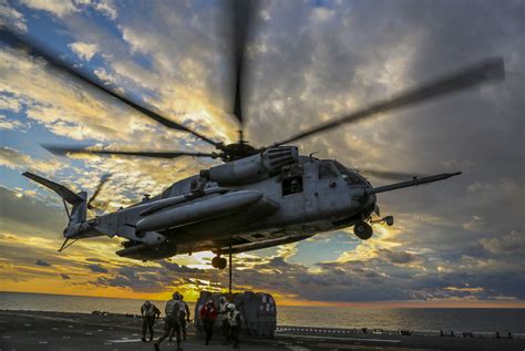 Horsepower | A CH-53E Super Stallion helicopter with Marine … | Flickr