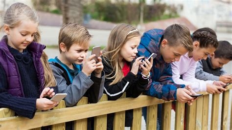 Handys für Kinder Darauf sollten Eltern achten UPDATED