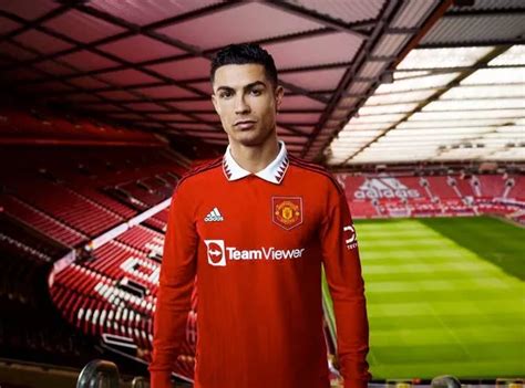 Cristiano Ronaldo pictured in new Man Utd kit but official caption says ...