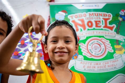 Crianças Recebem Presentes De Campanha Papai Noel Dos Correios Farol