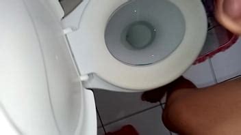 Cumming En El Ba O Xvideos